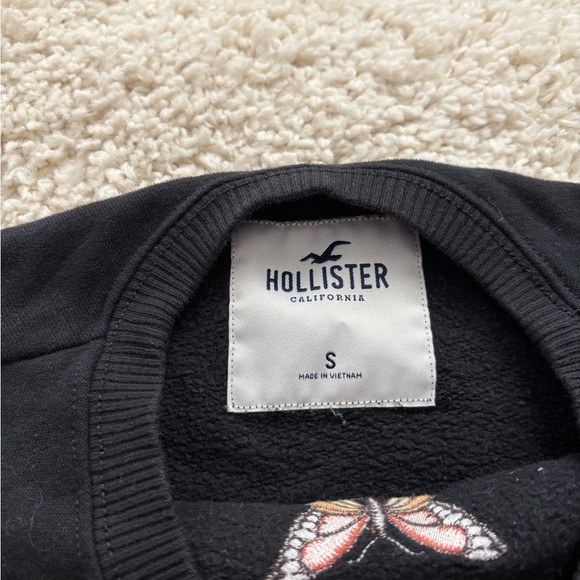Hollister Black‎ Pullover with Butterfly Design - Picture 4 of 4